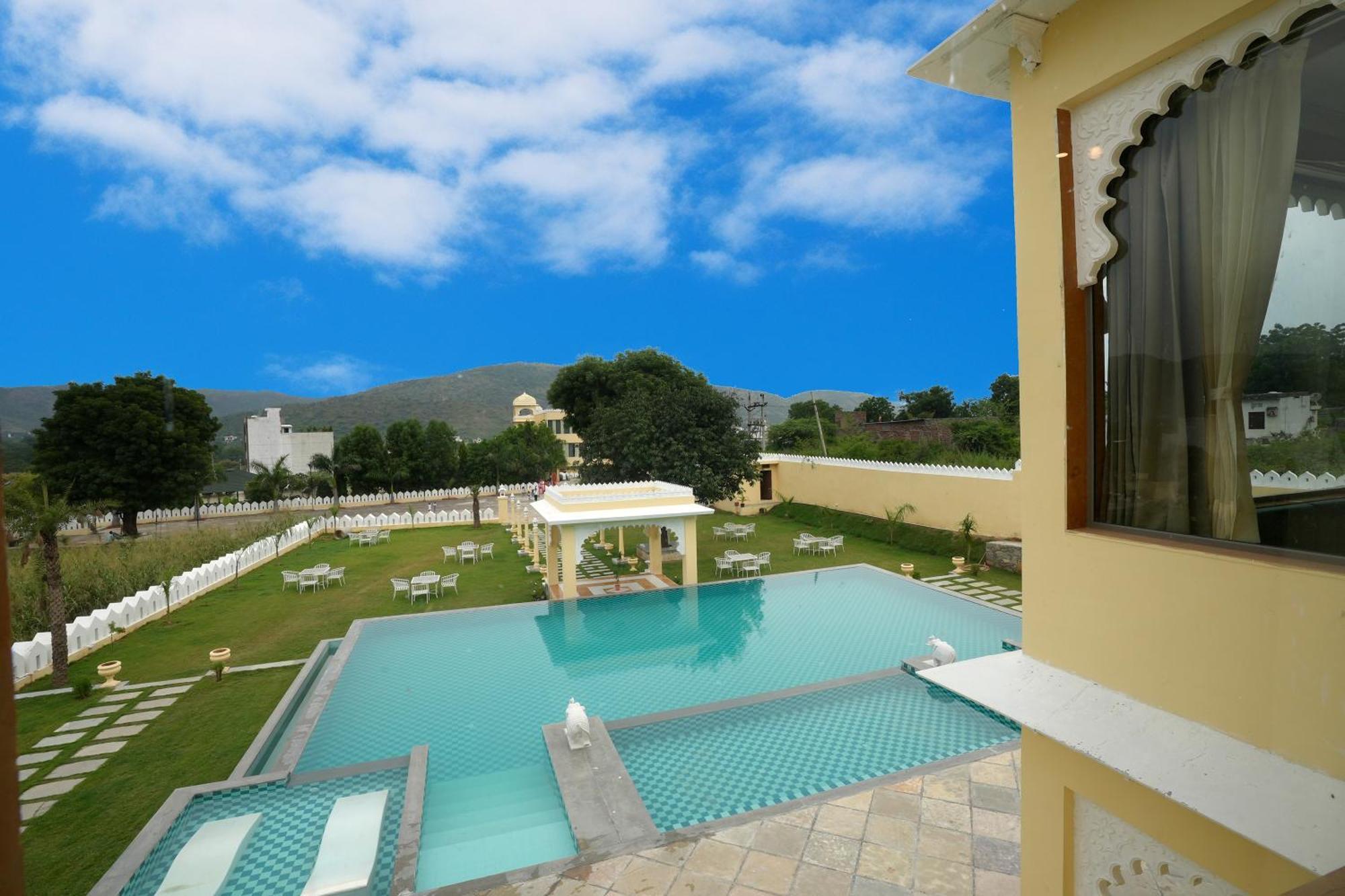 Maangarh Resorts Udaipur Extérieur photo