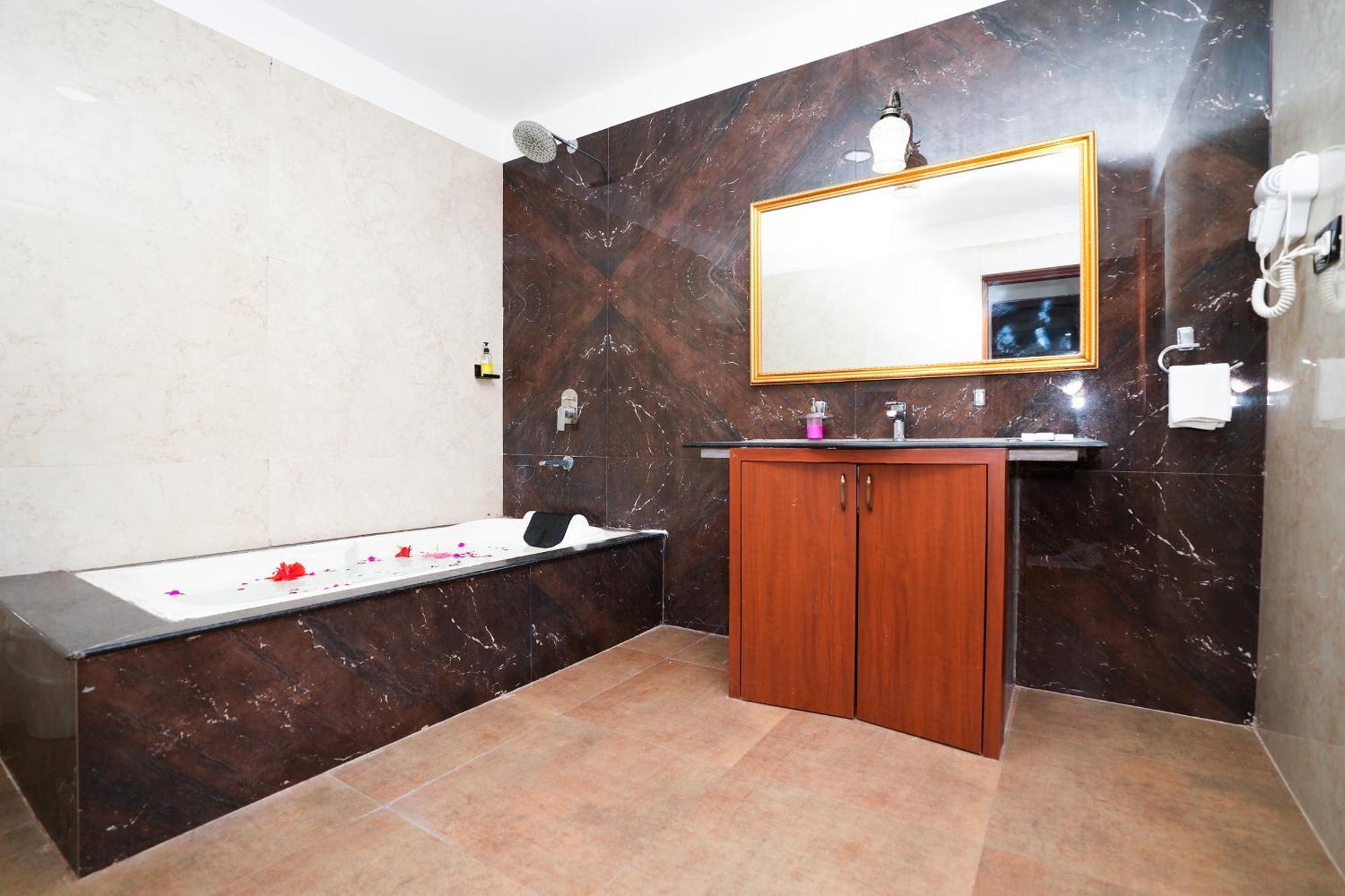 Maangarh Resorts Udaipur Extérieur photo