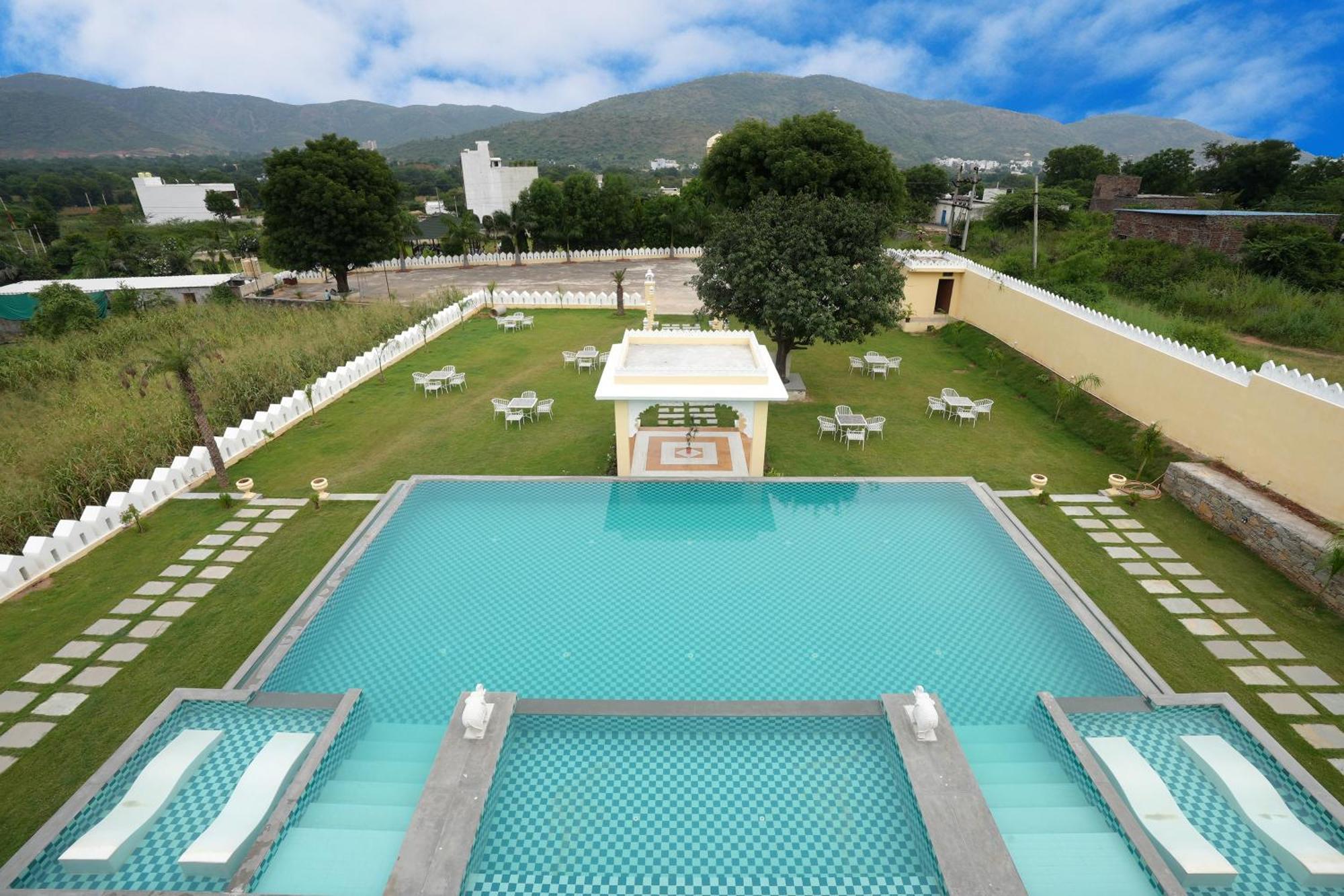 Maangarh Resorts Udaipur Extérieur photo