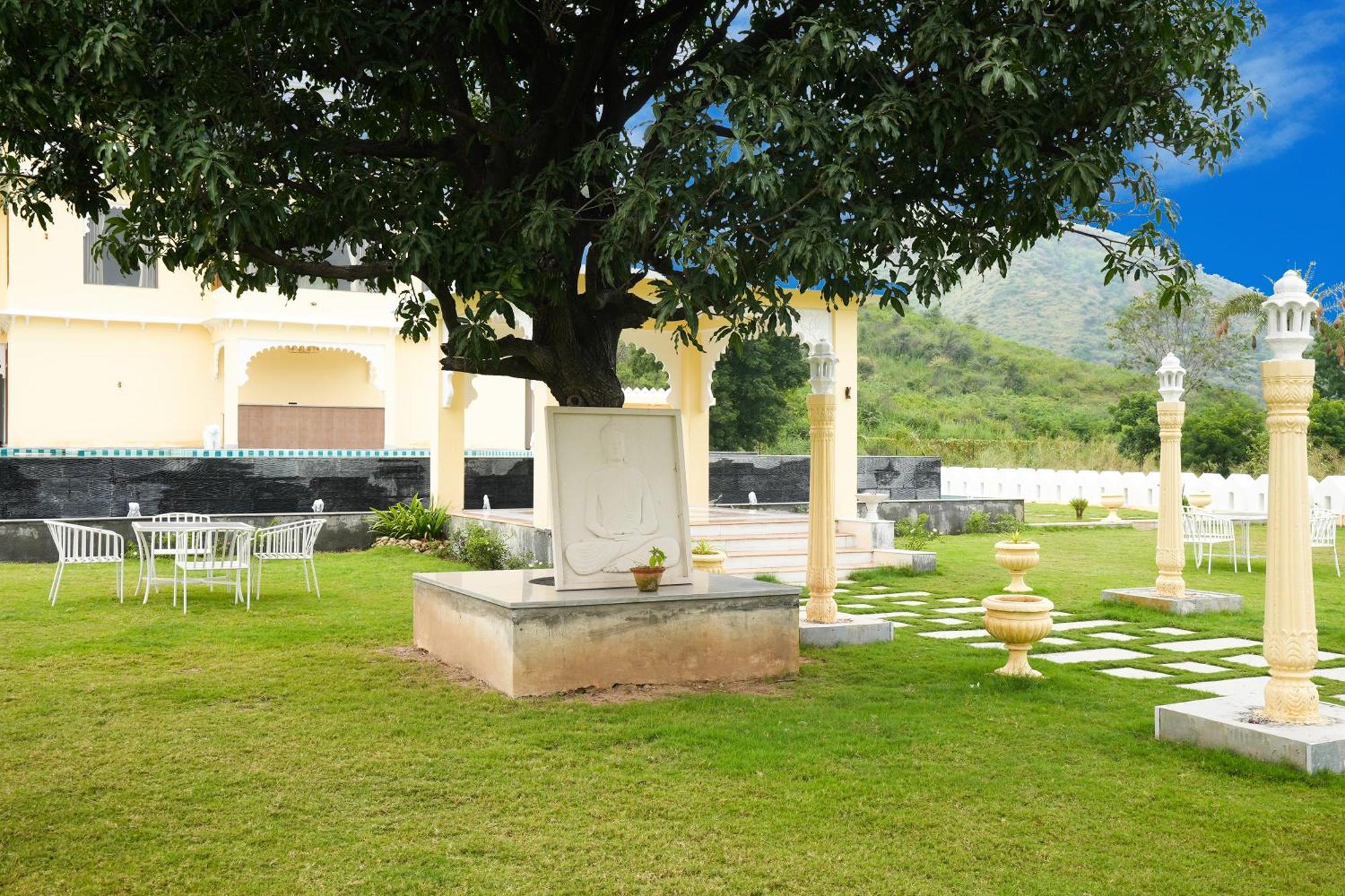 Maangarh Resorts Udaipur Extérieur photo